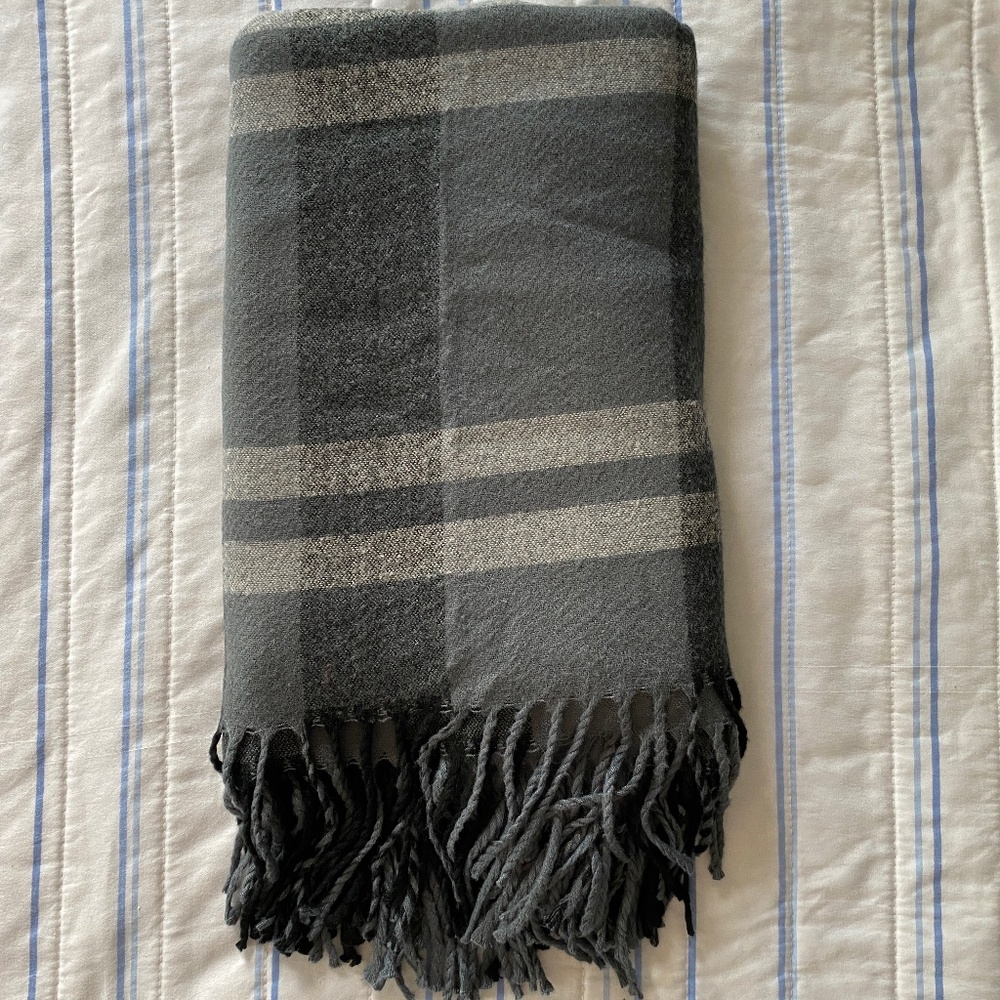SiiZU Gray Plaid Poncho Wrap